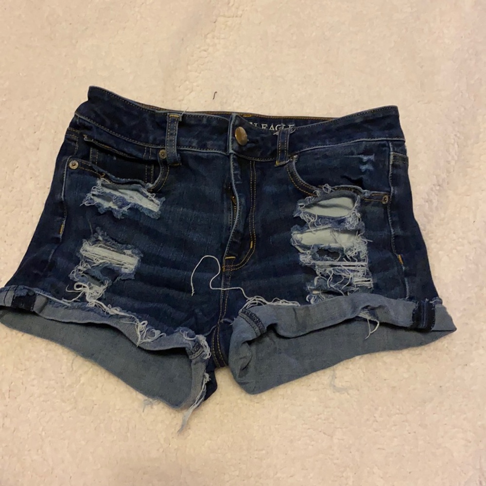 Hi rise Shorty ripped American Eagle jeans short size 6